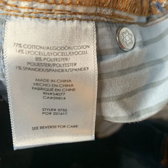 CAbi Skinny Distressed Jeans Style 3752 Size 4 - Picture 12 of 14